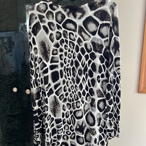 Jenny B sweater size M/L - Picture 3 of 4